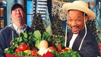 Sambil memegang aneka sayuran, Will Smith dengan topinya pun bergaya dengan makanan ini di suatu acara. Foto: Istimewa