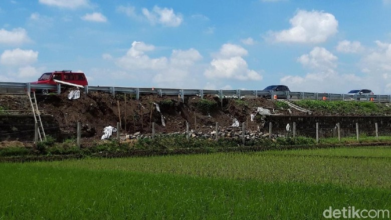 Baru Difungsikan, Talut Tol Salatiga-Kartasura Ambrol di Boyolali Baru Difungsikan, Talut Tol Salatiga-Kartasura Ambrol di Boyolali