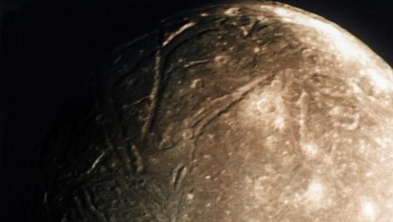 A view of Uranus made from images taken by Voyager II, 21 January 1986 from a distance of 4,17 million kilometers. (Photo by NASA / AFP)