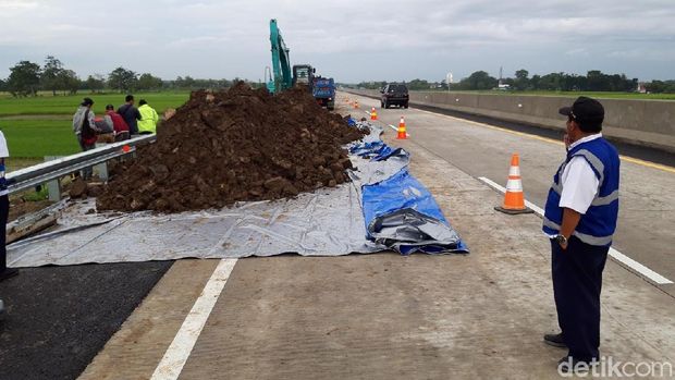 Talut Tol Salatiga-Kartasura yang Ambrol Langsung Diperbaiki