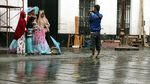 Meski Hujan, Warga Antusias Berlibur di Kota Tua