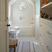 Ada beberapa jenis bahan karpet yang biasa digunakan untuk kamar mandi. Dilansir dari Flooring-professionalcom, bahan katun adalah yang terbaik. Foto: Pinterest