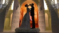 Renat bahkan membuat bagian dalam kue terlihat seperti istana asli. Pengantin mana yang berani menolak sajian kue pengantin seperti ini? Foto: instagram @renat_agzamov