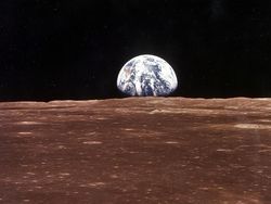 Kumpulan Earthrise, Momen Bumi Terbit di Cakrawala Bulan