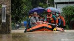 Aksi Heroik Tim SAR Gabungan Saat Evakuasi Warga Labuan Banten