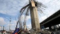 Girder tol Becakayu ambruk pada 20 Februari 2018. Akibat peristiwa itu, sejumlah pekerja proyek terluka. Insiden itu juga dari salah satu alasan Dirut Waskita Karya M Cholil dicopot. Agung Pambudhy/detikcom