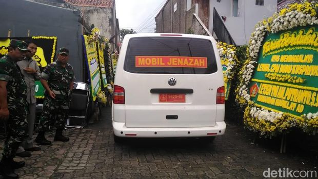 Disalatkan, Peti Jenazah Letkol Dono Ditutup Bendera Merah Putih