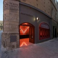 Eksterior dan interior dihiasi lampu-lampu neon bertulisan O Love Tracey Emin, sebagai tribut untuk seniman ternama asal Inggris. Foto: www.ChrisBriffa.com/Chris Briffa, Norbert Attard