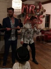 Karena Postingan Ini, Miley Cyrus Dikabarkan Sudah Menikah Diam-diam