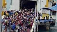 Kondisi kedua pulau yang berada di dekat Gunung Anak Krakatau membuat pulau Sebesi dan Sebuku terdampak cukup parah terlebih kedua pulau itu pun sempat terisolasi akibat cuaca yang buruk usai terjadi tsunami di Selat Sunda.