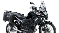 Menurut informasi dari majalah otomotif Jepang, Young Machine, Versys X 250 Tourer ini diluncurkan pada 15 Januari 2019 di Jepang. Dan akan hadir dalam dua varian warna, yakni metallic moon dust gray dan metallic flat spark black. Foto: Pool (Young)