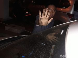 Hujan Abu Vulkanik Krakatau Mulai Turun di Banten