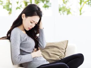 Bunda Cari Tahu Yuk, Penyebab & Cara Atasi Kram Perut Saat Hamil