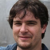 Menggunakan teknologi ini, nantinya orang-orang terkenal seperti aktor atau politisi bisa dibuat seolah berbicara atau bergerak sesuai yang diinginkan sang kreator. Hal ini pun menimbulkan kekhawatiran di kalangan politisi, terutama di Inggris dan Amerika Serikat, karena teknologi ini bisa saja disalahgunakan pihak-pihak tertentu untuk menyebarkan kabar bohong dan menimbulkan konflik. Foto: Dok. Nvidia