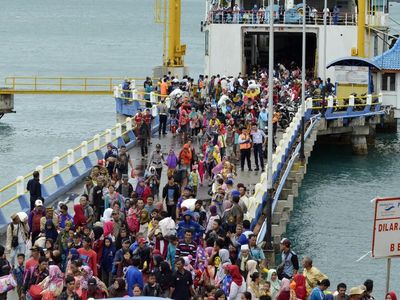 Ribuan Warga Pulau Sebesi dan Sebuku Mulai Dievakuasi