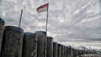 Selain itu, Anies juga akan membuat drainase vertikal, yang akan mengarahkan air masuk ke dalam tanah.