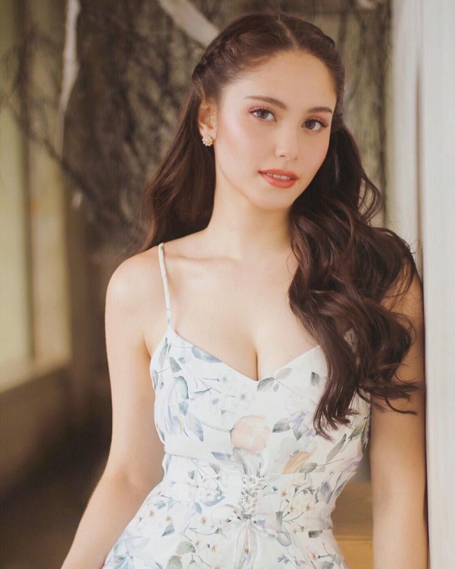 Pada 2016, sosok Jessy Mendiola dinobatkan sebagai wanita terseksi di Filipina oleh majalah pria FHM. Dan setahun setelahnya dia kembali masuk daftar wanita terseksi meskipun bukan berada di posisi pertama, yaitu hanya keempat. Foto: Dok. Instagram @senorita_jessy