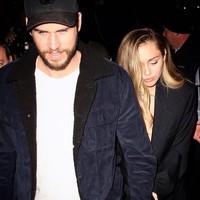 September 2013, Miley unfollow Liam di Twitter. Tiga hari kemudian, perwakilan keduanya mengonfirmasi bahwa pertunangan mereka dibatalkan. Setelahnya Liam kedapatan bermesraan dengan aktris dan penyanyi Eiza Gonzalez. Liam pun mengatakan kalau dirinya dan Miley akan selalu jadi teman baik. Foto: Instagram