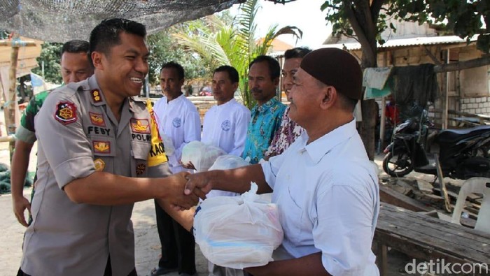 Polisi-TNI Gelar Baksos dan Cangkruk Bareng dengan Nelayan