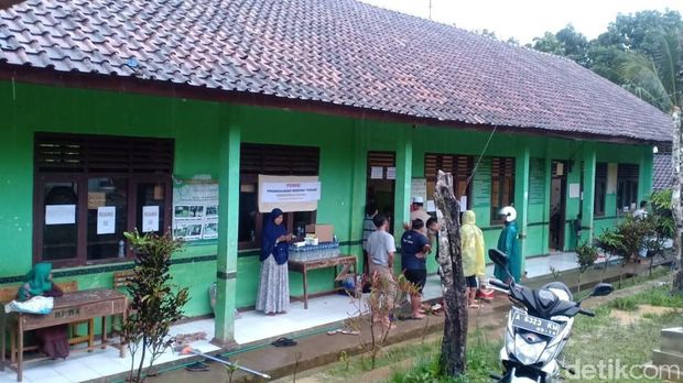 Pengungsi di Sumur Pandeglang Butuh Bantuan Beras hingga Telur