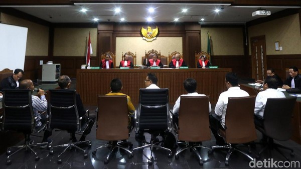 7 Orang Eks DPRD Sumut Jalani Sidang Perdana Korupsi Massal