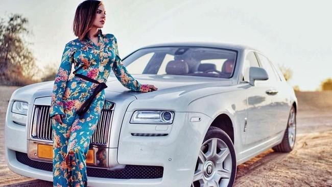 Arabian Gazelles pun dikatakan mendapat respon positif dari kebanyakan orang meski mendapat sindiran dari para pria yang juga tergabung dalam komunitas mobil mewah. Menurut sejumlah pria, komunitas ini justru seksis karena hanya menerima wanita.  Foto: Instagram