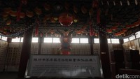 Naik ke lantai 2, akan ada layang-layag naga raksasa yang menjadi pemenang di International Kite Festival pada tahun 1997. Eits, layang-layang ini hanya duplikatnya saja. Tapi dibuat semirip mungkin dnegan aslinya. (Bonauli/detikTravel) 