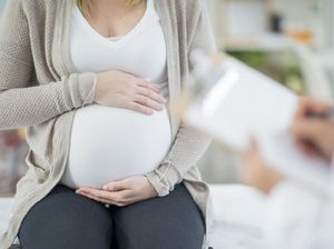 Kisah Para Wanita yang Melahirkan di Usia Lanjut, Ada yang Punya Anak di Umur 74