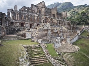 Tempat-tempat Menakjubkan yang Tidak Boleh Dikunjungi Wisatawan, Pulau Gruinard-Gua Lascaux