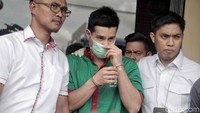 Steve memesan barang haram itu lewat temannya dan menghabiskan uang senilai Rp 160 juta. Pradita Utama/detikFoto.