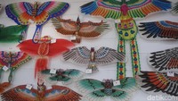 Layang-layang pertama dibuat oleh Lu Ban, seorang tukang kayu dari Dinasti Zhou. Dari tangannya lahir layang-layang pertama di China, sekitar 2.500 tahun yang lalu. (Bonauli/detikTravel) 