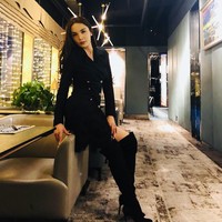 Ia menguak jati dirinya di awal usia 20-an. Tampil di ajang kecantikan bukan hal baru baginya. (Foto: Instagram/@solongo_qq)