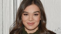 Steinfeld pernah main di film True Grit, Enders Game, Romeo & Juliet hingga The Edge of Seventeen. Foto: Nicholas Hunt/Getty Images