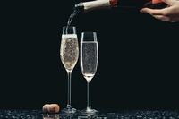 Gelas Ini Dirancang Untuk Membuat Rasa Champagne Lebih Enak, Seperti Apa Bentuknya?