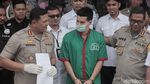 Steve Emmanuel Bersama Barang Bukti Kokain