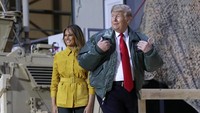 Dalam kunjungannya tersebut Trump pun mengatakan bahwa ia tak berencana untuk menarik diri tentaranya dari Irak.