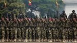 Aksi Para Prajurit TNI Unjuk Kemampuan di Sertijab Dankormar