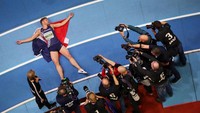 Ini adalah ekspresi kemenangan atlet heptathlon asal Prancis, Kevin Myer, saat memenangi medail emas di kejuaraan dunia atletik indoor 2018. (Hannah McKay/Reuters)
