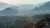 Traveler dapat trekking di Gunung Hajar dan melihat lanskap perbukitan tandus, hutan sampai danau yang indah (Visit Hatta)