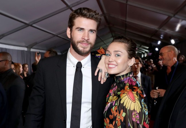 Di tahun yang sama, Miley Cyrus dan Liam Hemsworth dikabarkan putus karena jadwal kerja yang sangat sibuk. Namun hanya berselang satu bulan, keduanya kembali terlihat makan bersama. Dua bulan setelahnya, mereka memutuskan untuk break. Foto: Getty Images