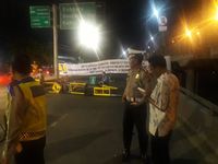 Flyover Rawabuaya Renggang, Polisi Lakukan Pengalihan Lalin