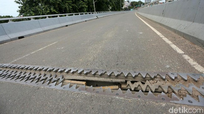 Fakta Flyover Rawa Buaya Renggang karena Overload