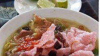 Ini versi porsi besar soto Padang. Dimakan pake katupe (ketupat) atau nasi sama enaknya. Foto : Instagram @diaalwi29