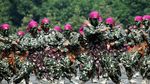 Aksi Para Prajurit TNI Unjuk Kemampuan di Sertijab Dankormar