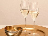 Gelas Ini Dirancang Untuk Membuat Rasa Champagne Lebih Enak, Seperti Apa Bentuknya?
