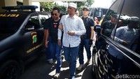 Selain Hercules, polisi juga telah menahan beberapa anak buahnya selaku eksekutor dan HM atau Handi Musawan sebagai pemberi kuasa kepada Hercules.