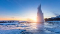 Penelitian terbaru berpendapat bahwa ketertarikan kita akan meletusnya gunung berapi bisa membahayakan nyawa. Di Islandia, ada gunung berapi di bawah gletser yang menciptakan risiko khusus yakni banjir yang amat cepat dan perlu diketahui penanganan daruratnya (iStock)