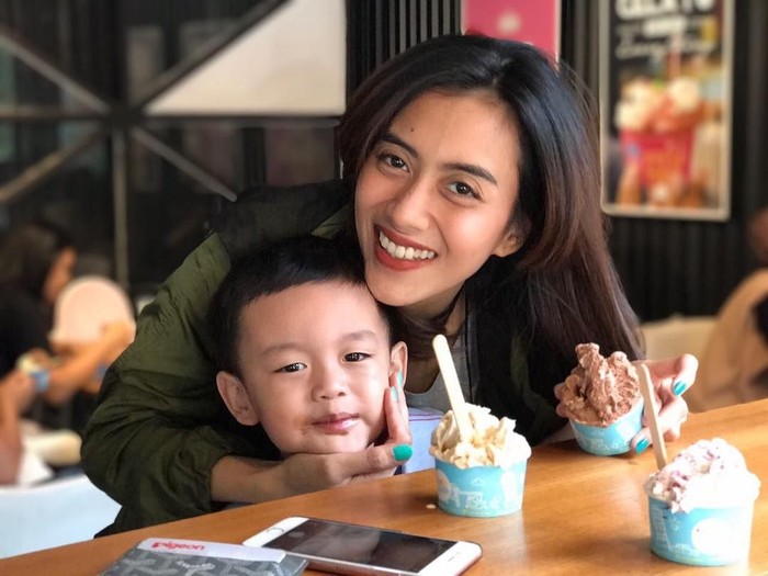 Katta eshak yakkaxon video