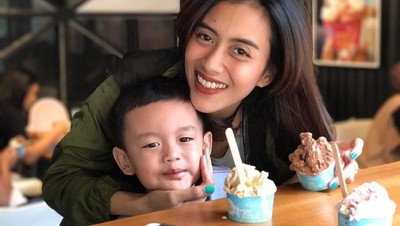 Istri Kembaran Ifan Seventeen, Cynthia Wijaya Doyan Es Krim dan BBQ