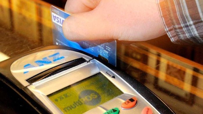 Warga Australia Rugi Jutaan Dolar Akibat Transaksi dengan Kartu